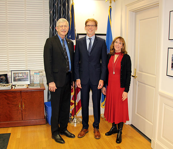 Swearing in ceremony with Francis Collins, Bruce Tromberg, and Patti Tromberg