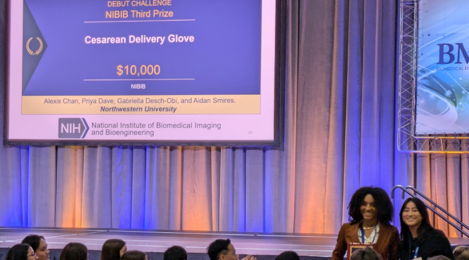 The Cesarean Delivery Glove team receives the NIBIB Third Prize at the DEBUT Awards.